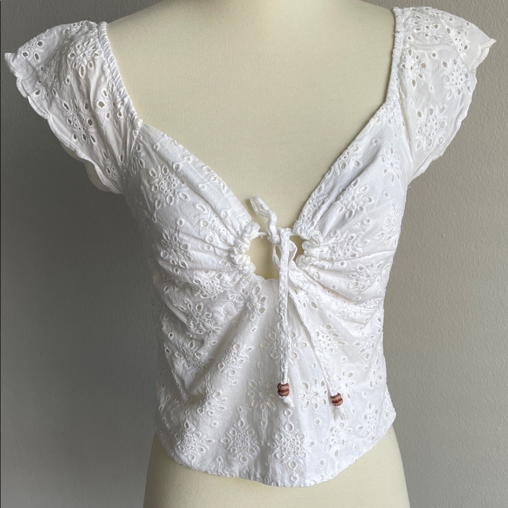 URBAN Romantics White Eyelet Blouse S